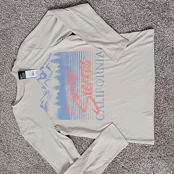 NWT regular fit crewneck long sleeve tshirt original Use - Picture 2 of 4